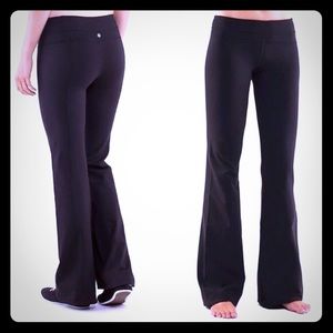 Lululemon yoga pants flared